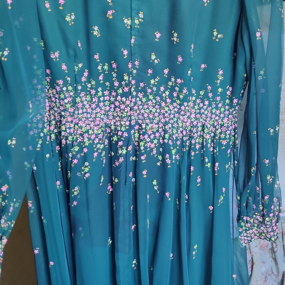 Hand painted flowers elegant evening gown - Picture 3 of 11